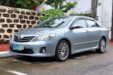 White Toyota Corolla altis 2013 for sale in Manual