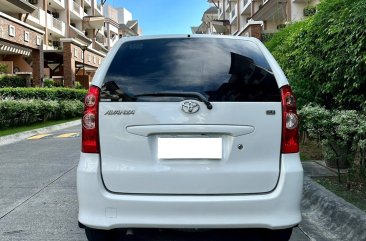 Sell White 2010 Toyota Avanza in Parañaque