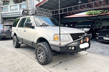 White Ford Expedition 2003 for sale in Automatic