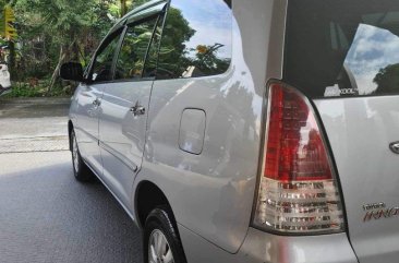 White Toyota Innova 2012 for sale in 