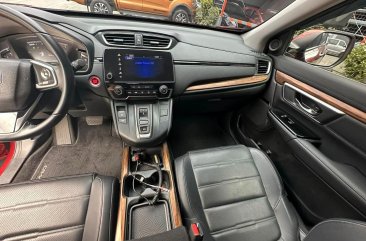 Selling White Honda Cr-V 2019 in Manila