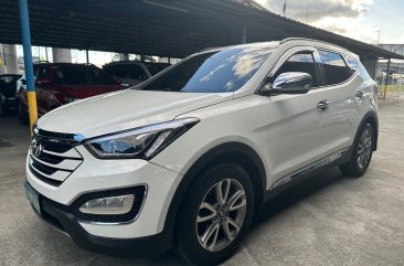 Sell White 2013 Hyundai Santa Fe in Parañaque