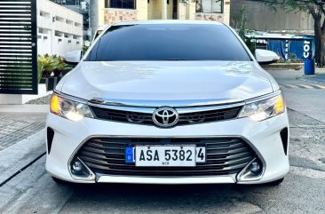 Selling White Toyota Camry 2015 in Pasig