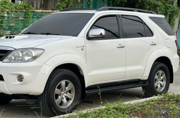 Sell White 2005 Toyota Fortuner in Pasay