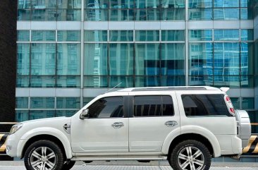 White Ford Everest 2013 for sale in Makati