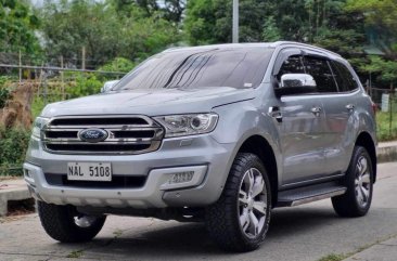 White Ford Everest 2017 for sale in 