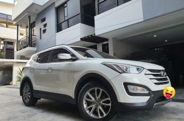 White Hyundai Santa Fe 2014 for sale in Automatic