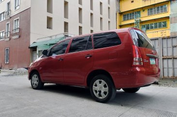 White Toyota Innova 2005 for sale in 