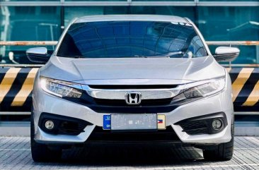 White Honda Civic 2018 for sale in Automatic