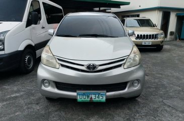 Selling White Toyota Avanza 2014 in Quezon City