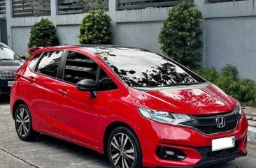 Selling White Honda Jazz 2018 in Manila