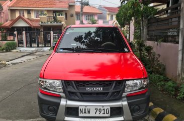 Selling White Isuzu Crosswind 2017 in Muntinlupa