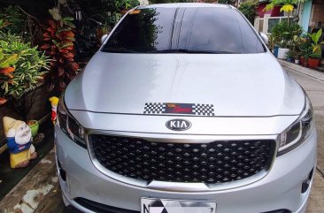 Sell White 2017 Kia Grand carnival in Manila