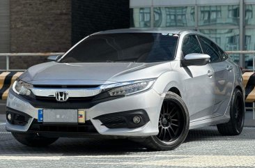 White Honda Civic 2018 for sale in Automatic