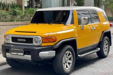 White Toyota Fj Cruiser 2015 for sale in Manila