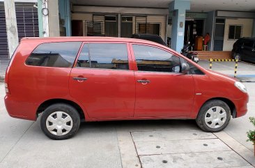 White Toyota Innova 2005 for sale in 