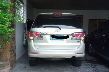 Selling White Toyota Fortuner 2013 in Biñan