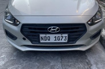 Selling White Hyundai Reina 2019 in Manila