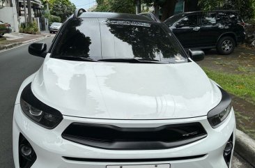 Sell White 2023 Kia Stonic in Quezon City