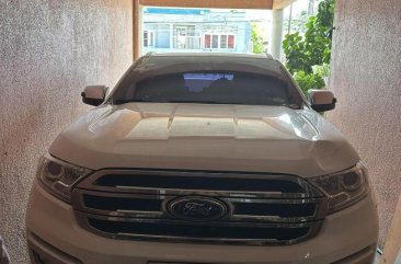 White Ford Everest 2017 for sale in Automatic