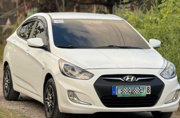 White Hyundai Accent 2012 for sale in Gapan