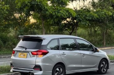 White Honda Mobilio 2015 for sale in 