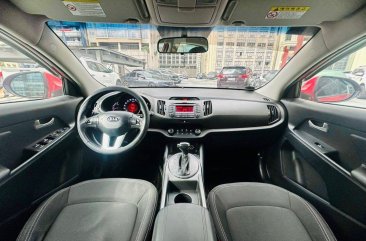 Selling White Kia Sportage 2011 in Makati