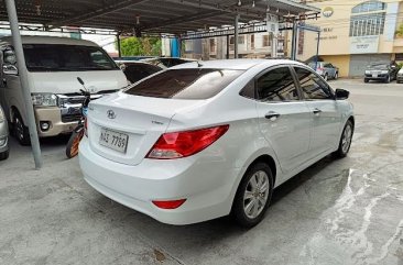 Selling White Hyundai Accent 2017 in Las Piñas