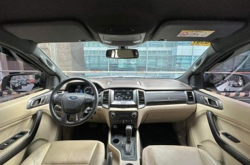 Selling White Ford Everest 2016 in Makati