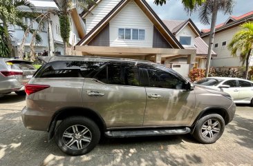 White Toyota Fortuner 2016 for sale in Quezon City