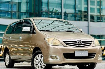 White Toyota Innova 2011 for sale in Makati