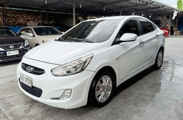 Selling White Hyundai Accent 2017 in Las Piñas