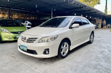 Pearl White Toyota Corolla altis 2013 for sale in Automatic