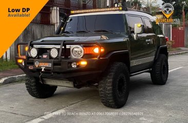 Green Toyota Fj Cruiser 2014 for sale in 