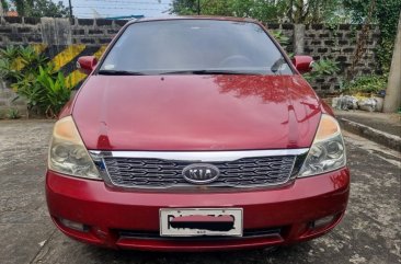 Selling White Kia Carnival 2010 in Quezon City