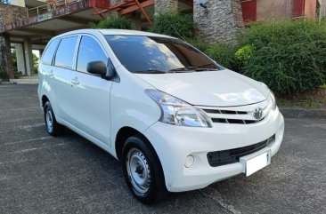 White Toyota Avanza 2012 for sale in Manual