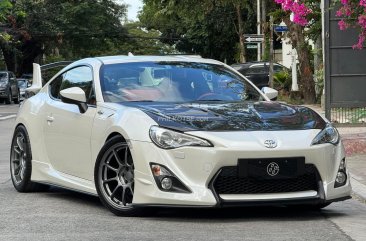 2014 Toyota 86 2.0 White Pearl MT in Manila, Metro Manila