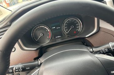 Selling White Mitsubishi Xpander Cross 2020 in Manila