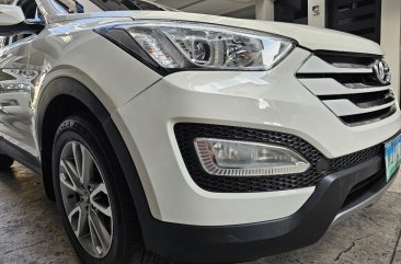 Selling White Hyundai Santa Fe 2014 in Quezon City