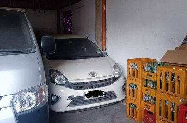 Sell White 2016 Toyota Hiace in Manila
