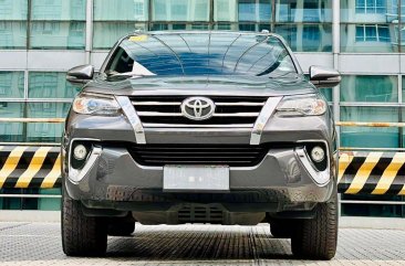 Selling White Toyota Fortuner 2019 in Makati