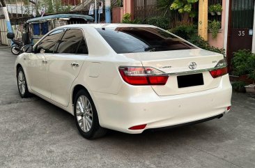 Sell Pearl White 2015 Toyota Camry in Bacoor