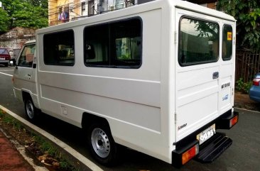 Selling White Mitsubishi L300 1905 in Quezon City