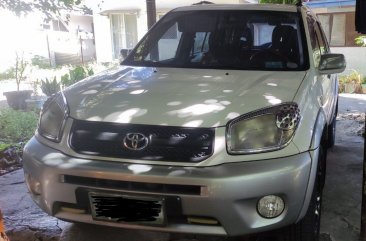 Sell White 2005 Toyota Rav4 in Taguig