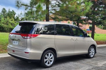 Sell White 2010 Toyota Previa in Las Piñas