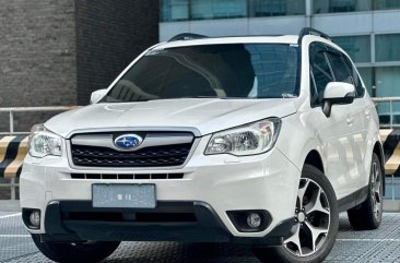 Selling White Subaru Forester 2015 in Makati