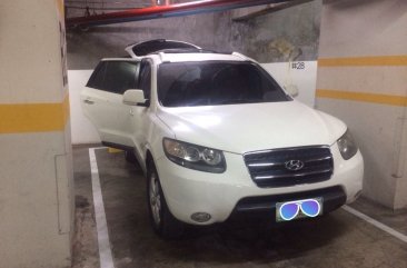 White Hyundai Santa Fe 2009 for sale in 