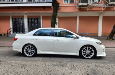 Selling White Toyota Altis 2013 in Marikina