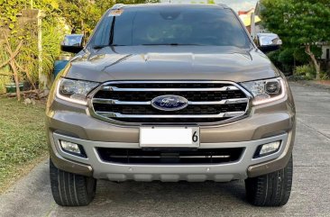 Selling White Ford Everest 2020 in Pasay