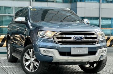 Selling White Ford Everest 2016 in Makati